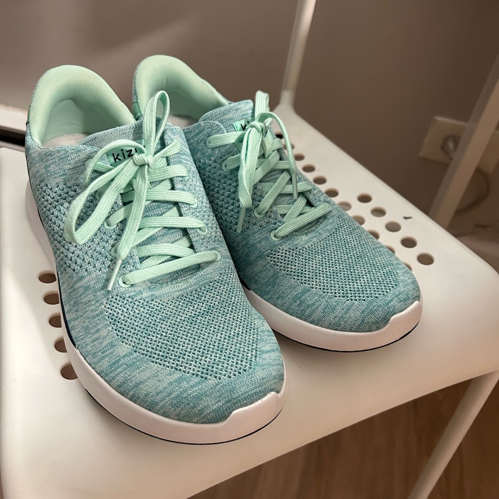 KIZIK Lima Sneaker Shoe Spearmint size Women 13.5 Mens 12 Wide Unisex Easy On